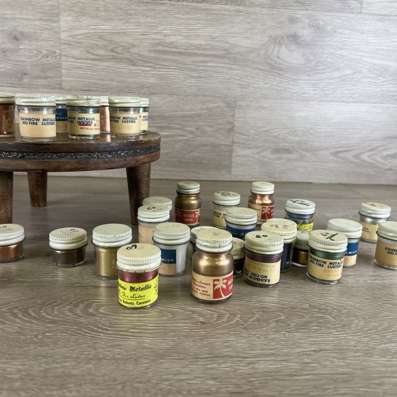 VTG Glass Bottles of Metal Luster Powder Paint for Ceramics Lot Of 32 from 1960s - Picture 8 of 8